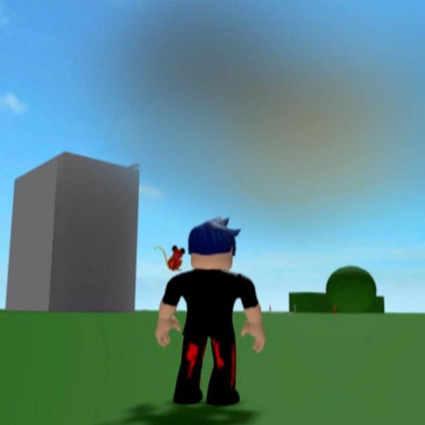 Parent issues warning after Roblox removes some age restrictions