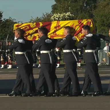 VIDEO: Queen Elizabeth’s coffin returns to Buckingham Palace for final time