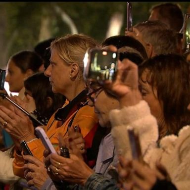 VIDEO: Thousands line up to say goodbye to Queen Elizabeth II