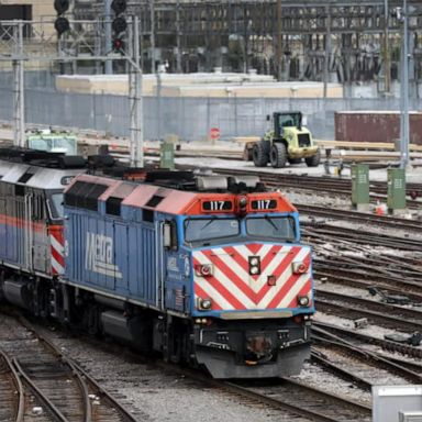 VIDEO: US railway companies and unions reach tentative agreement