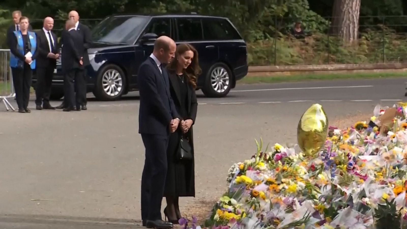 VIDEO: Royal family view tributes to Queen Elizabeth II, greet supporters