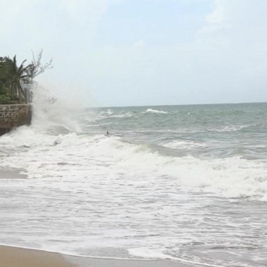 VIDEO: Tropical storm Fiona bears down on Puerto Rico