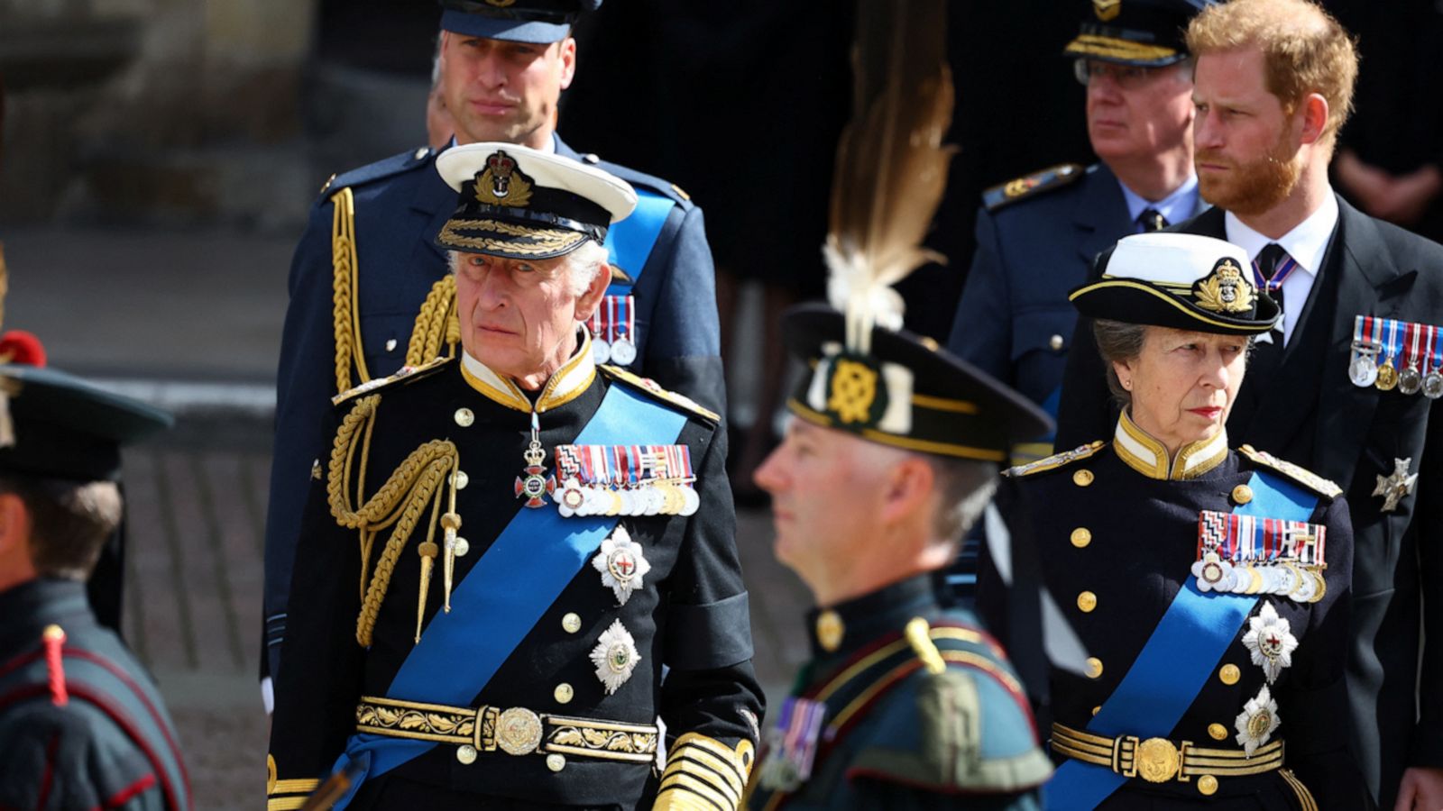 VIDEO: Royal family leaves Westminster Abbey in funeral procession through London