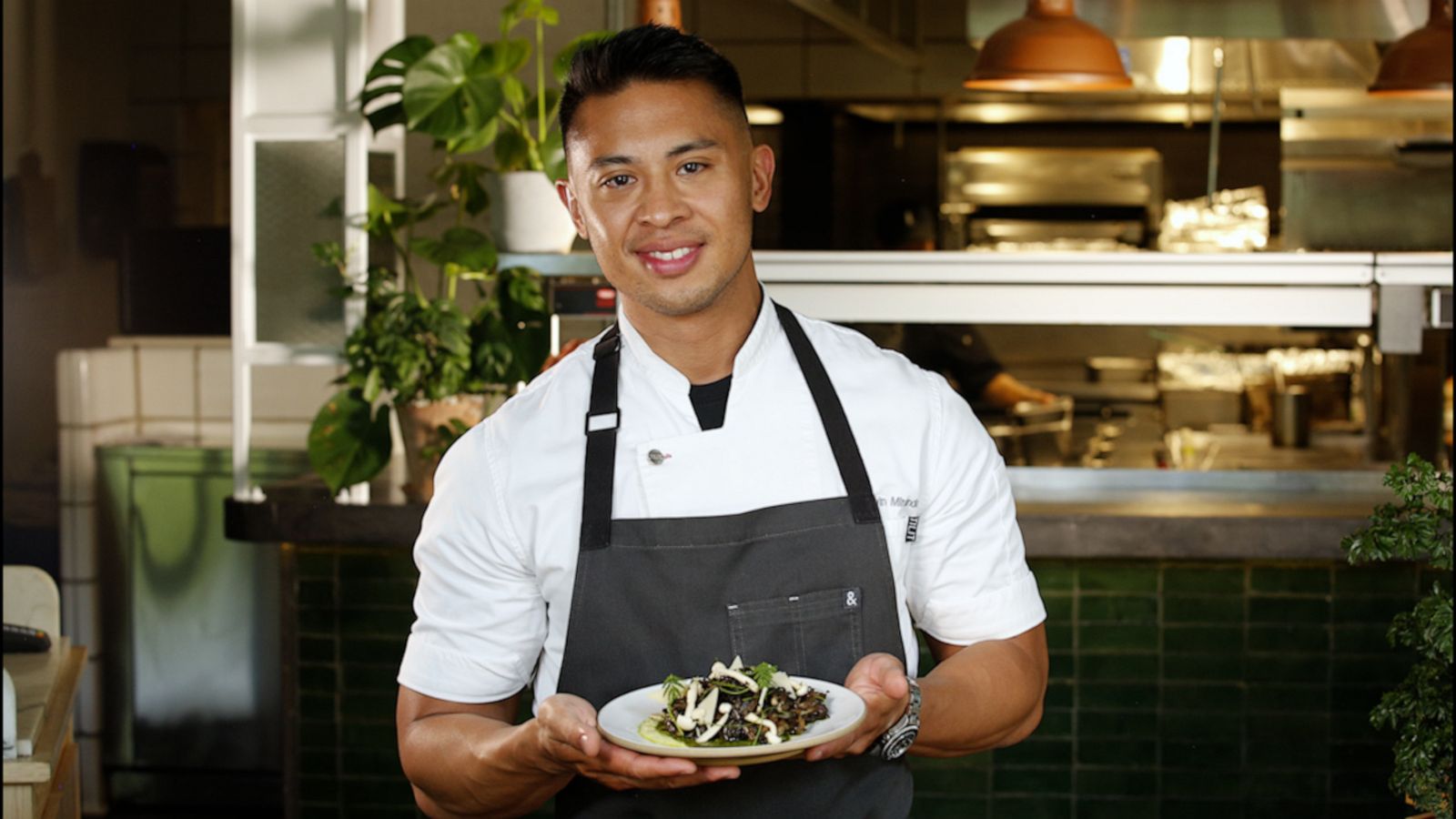 VIDEO: Make this sustainable hen of the woods mushroom meal at home