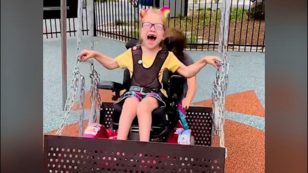 Mom and daughter use social media to highlight wheelchair-inclusive design  - Good Morning America