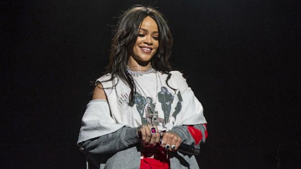 Shop Rihanna's Savage X Fenty Super Bowl Collection in Honor of Her  Halftime Show