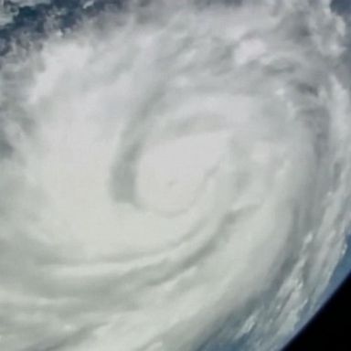 VIDEO: Hurricane Ian strengthens, takes aim at Florida coast