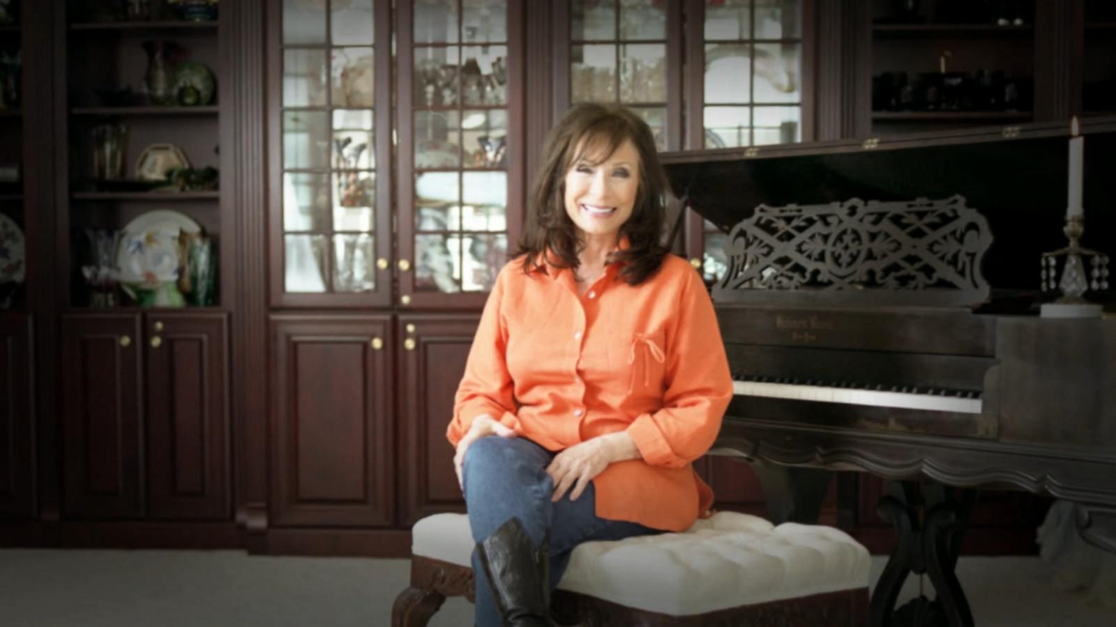 GMA Vault: Country music legend Loretta Lynn talks songwriting - Good  Morning America