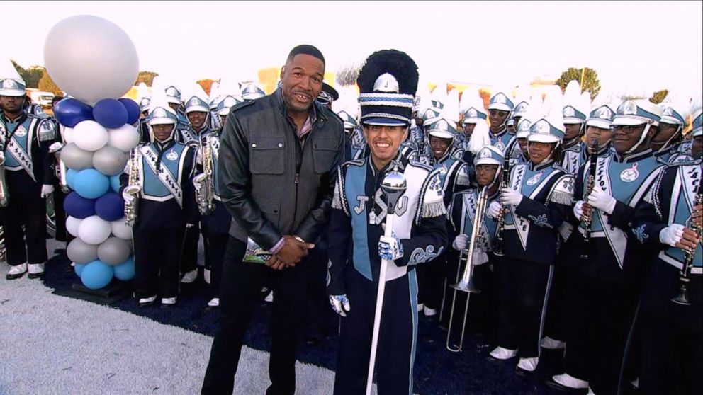 Video Michael Strahan surprises JSU's Sonic Boom of the South ABC News