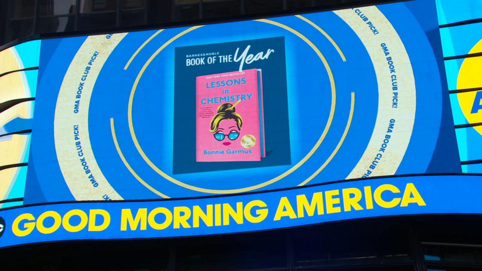 Barnes & Noble announces book of the year Good Morning America