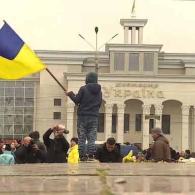 VIDEO: Celebrations in Kherson after months of Russian occupation