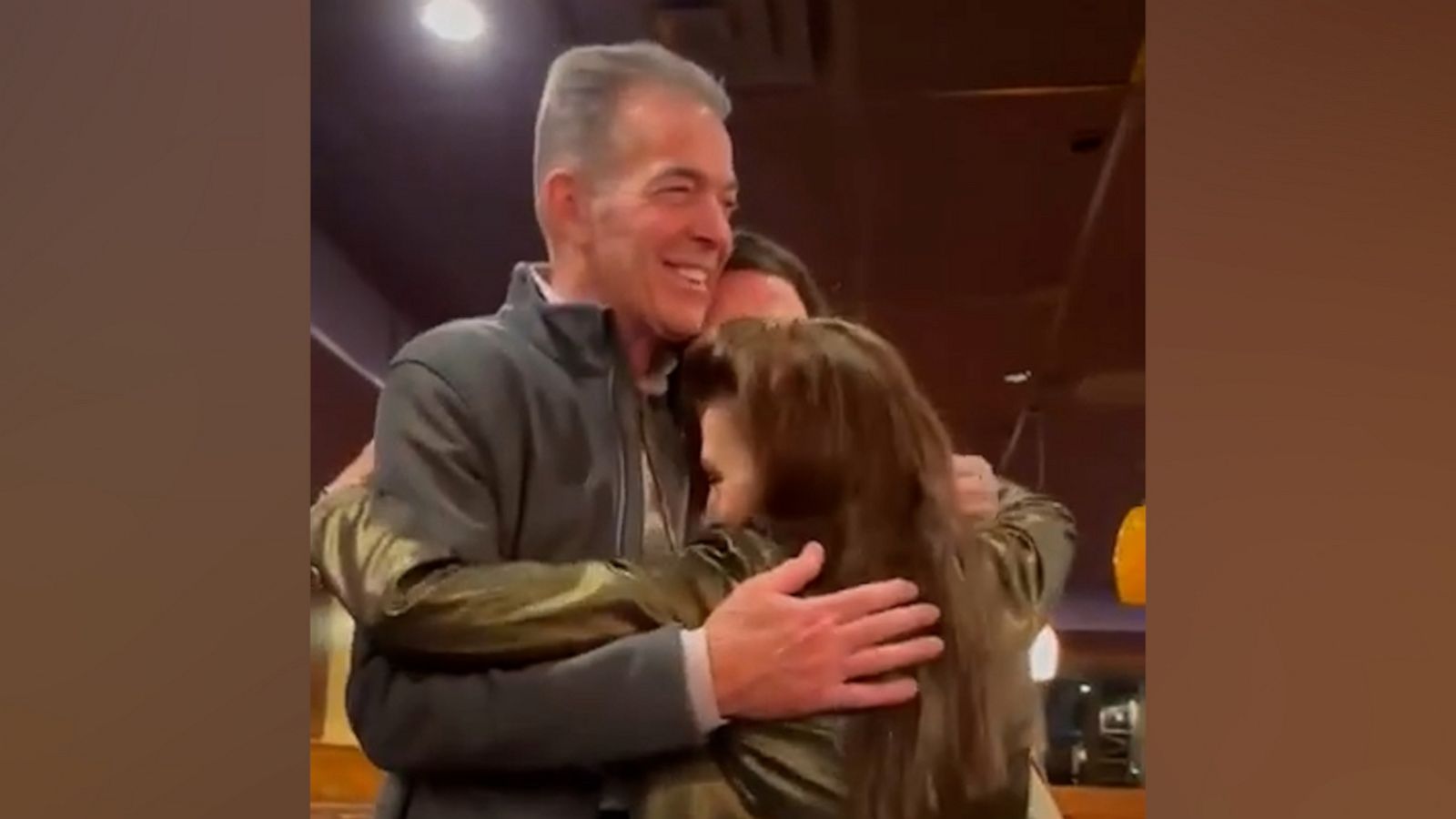 VIDEO: Daughter flies home from Australia to surprise parents for Thanksgiving