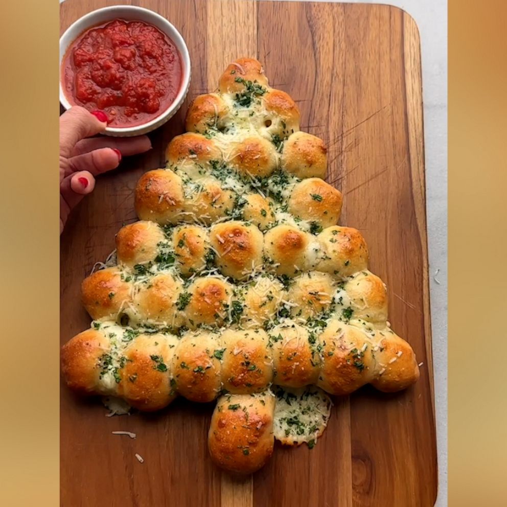VIDEO: Watch these simple steps to make pull-apart string cheese Christmas tree bread 