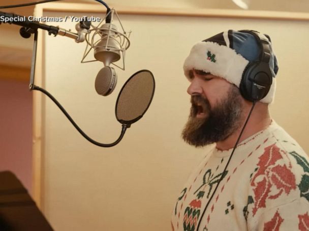 Video Philadelphia Eagle's linemen raise $250K with Christmas album - ABC  News