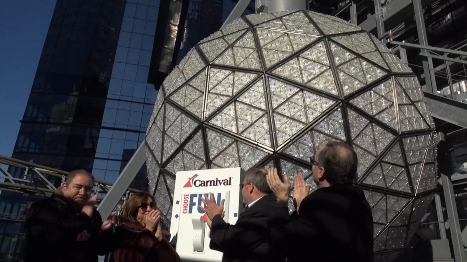 VIDEO: Final preparations made in Times Square as millions get ready for new year