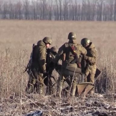 VIDEO: Ukraine and Russia battle over strategic town