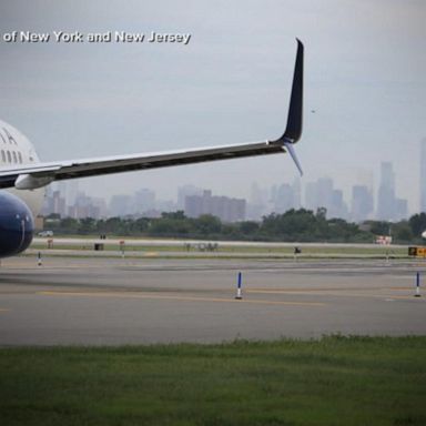 VIDEO: New details after close call between 2 passenger jets at NYC airport