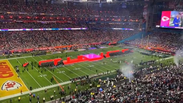 Super Bowl 2023 - NFL fans sing 'Stay' ahead of Rihanna's return - ESPN