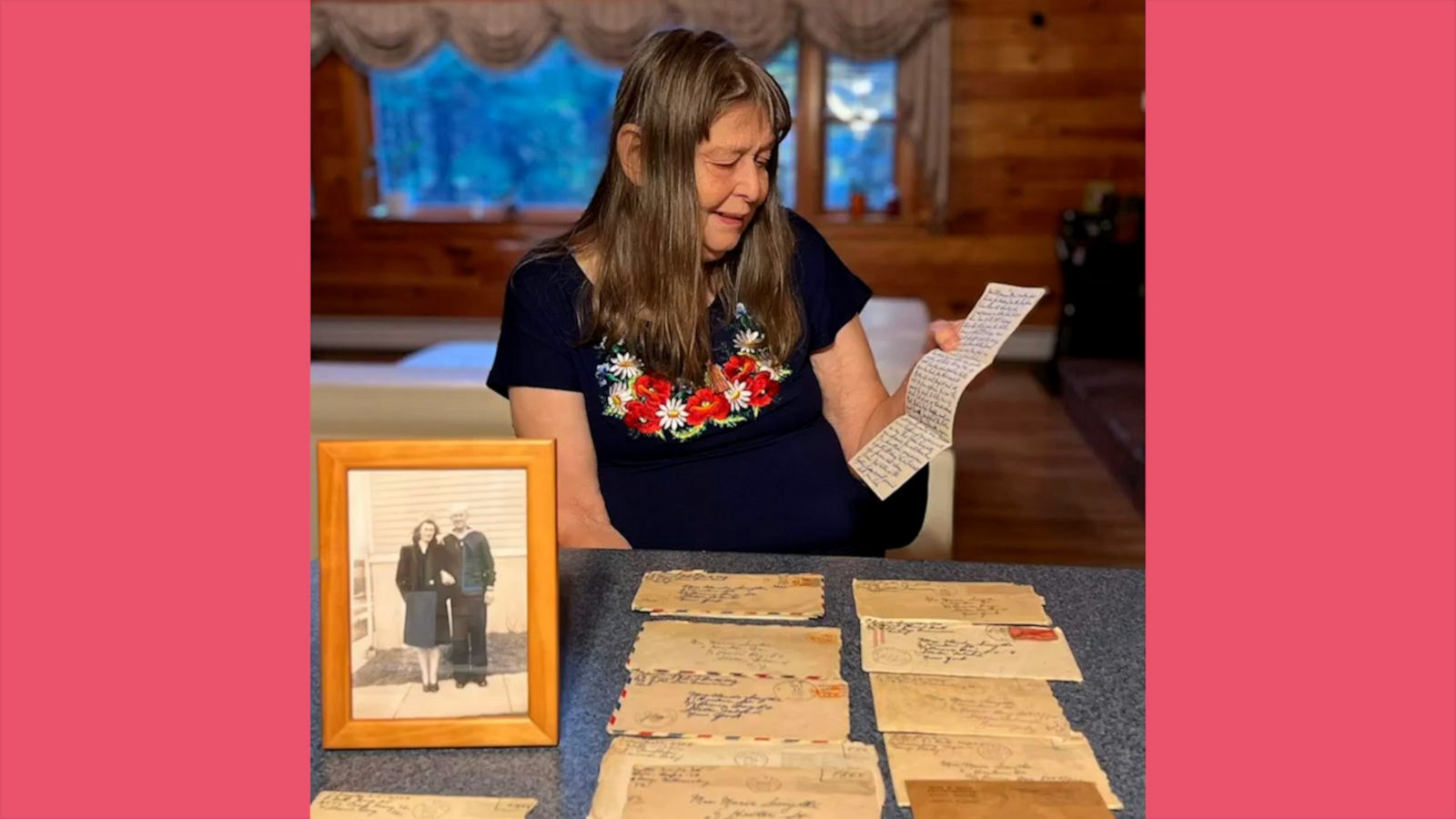 VIDEO: 'Heirloom investigator' returns WWII love letters to veteran's daughter