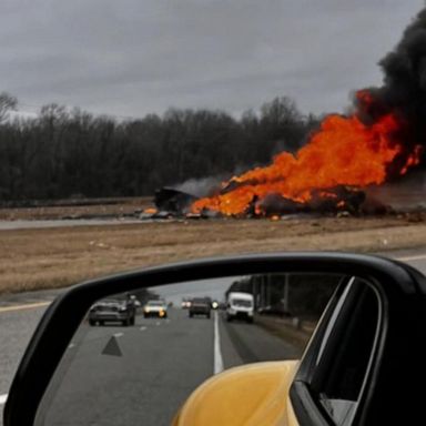 VIDEO: 2 dead after Black Hawk crashes onto Alabama highway