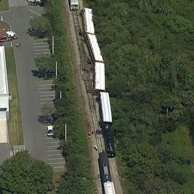 VIDEO: Florida train carrying 30,000 gallons of liquid propane derails