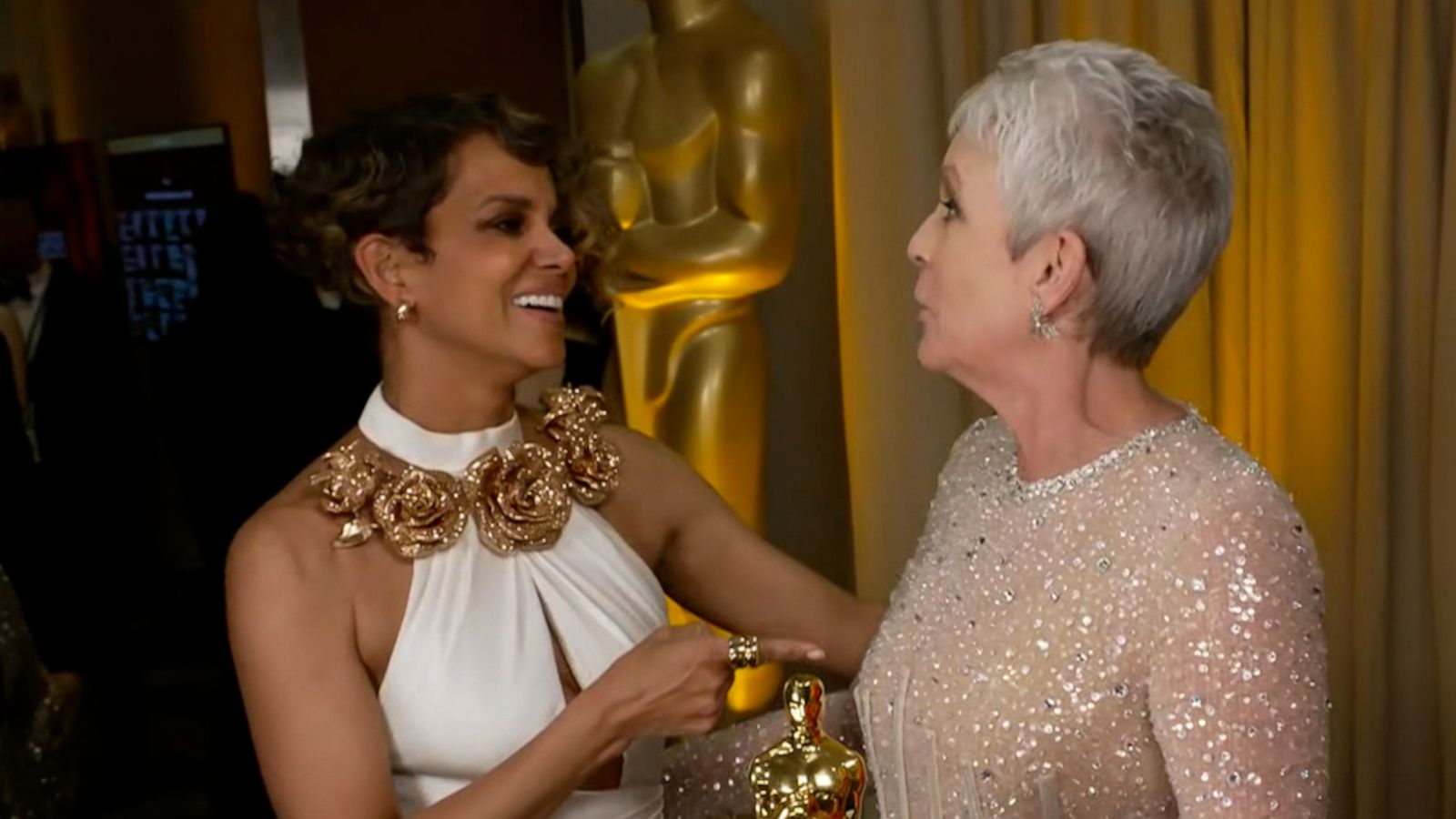 VIDEO: Jamie Lee Curtis shares sweet moment with Halle Berry backstage at Oscars