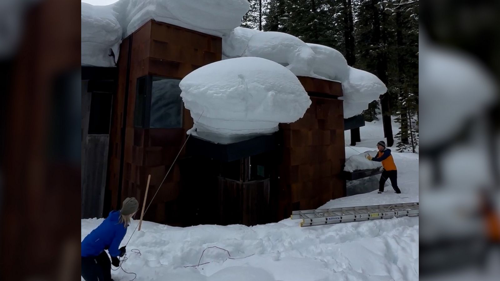 VIDEO: California residents devise creative method for removing snow from roof