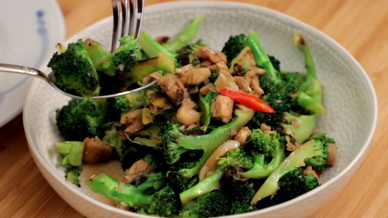 VIDEO: Try this simple salted fish and broccoli recipe