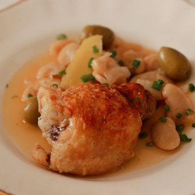 VIDEO: Chef Christine Anne Flynn shares recipe for crispy chicken thighs over vinegar beans 