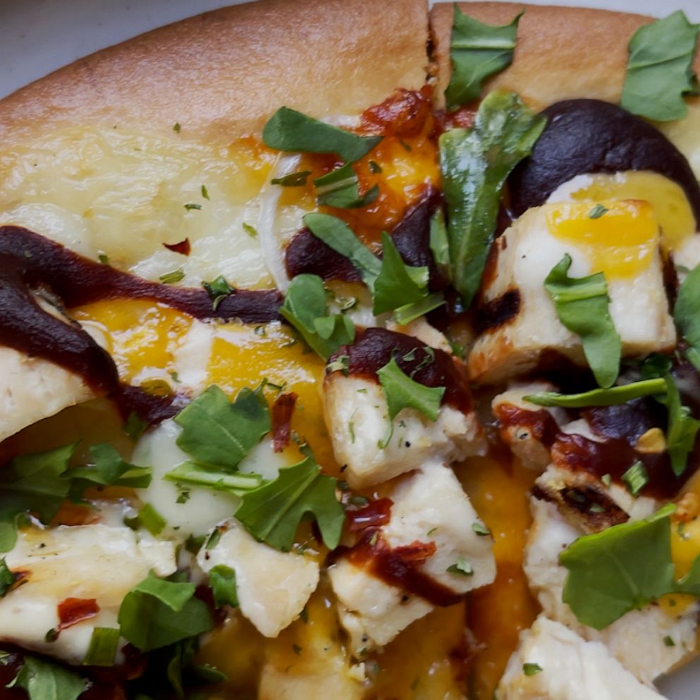 VIDEO: This buffalo chicken pizza is perfect for any game day