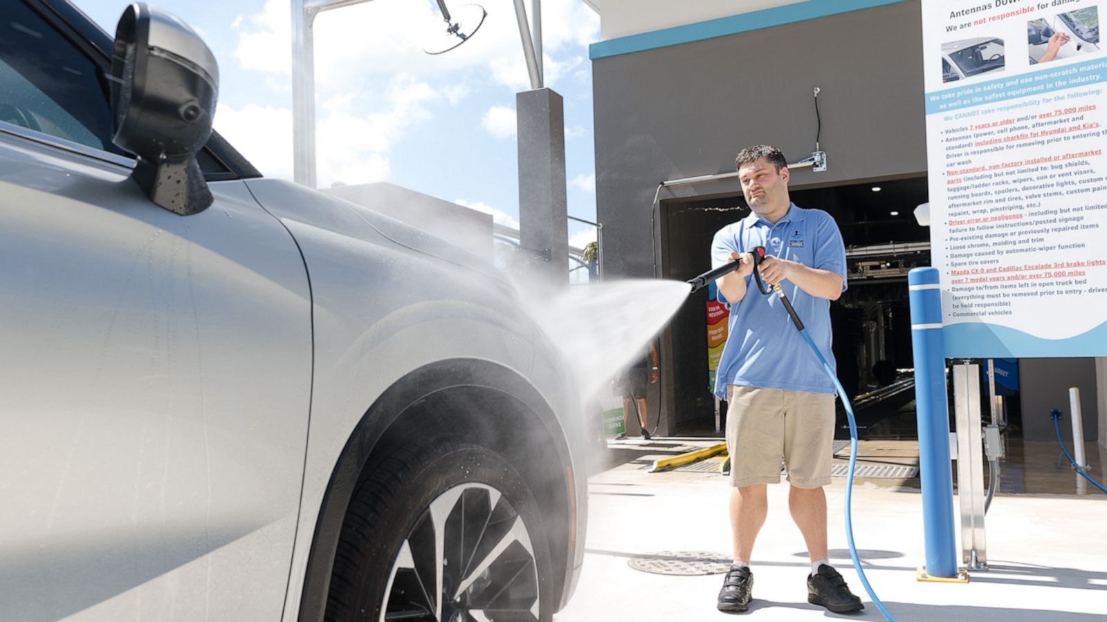 VIDEO: Car wash employs more than 80 people with autism