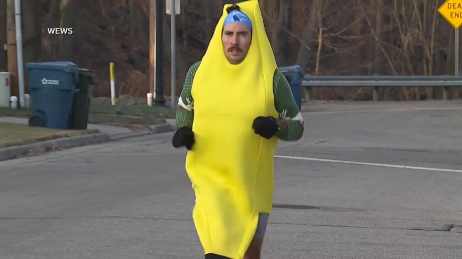 Banana Man Spreads Bunches Of Joy At Every Mile Good Morning America