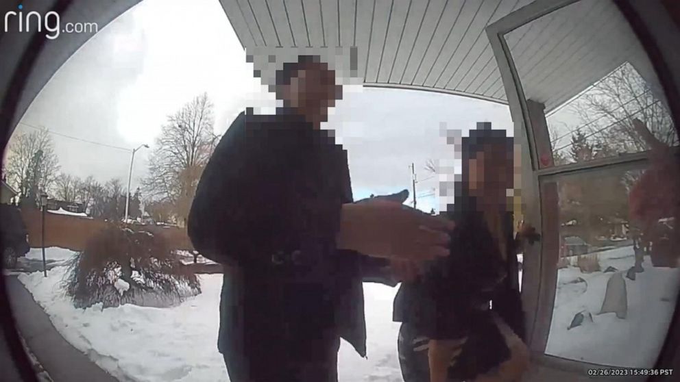 VIDEO: Alleged criminals show home listed on Airbnb to prospective buyers