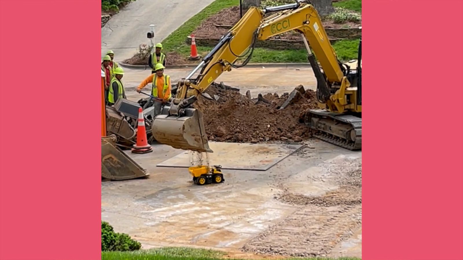 VIDEO: Construction crew fills little boy's toy dump truck with dirt