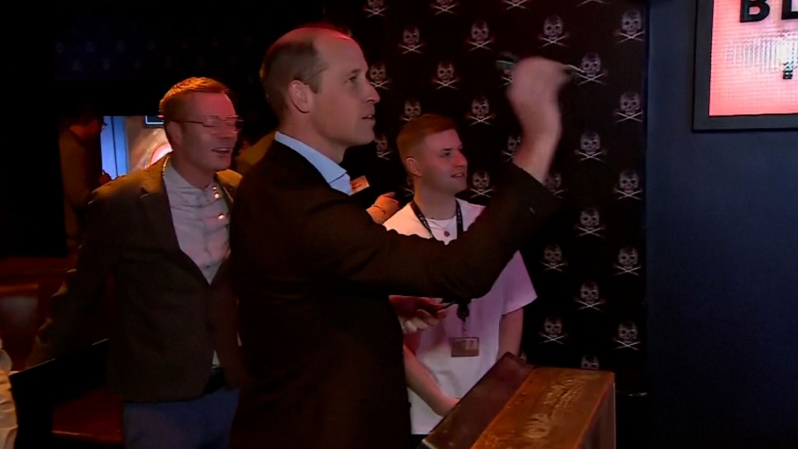 VIDEO Prince William, Kate play game of darts with others at Birmingham pub