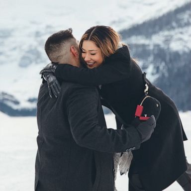 VIDEO: Photographer helps boyfriend with surprise proposal