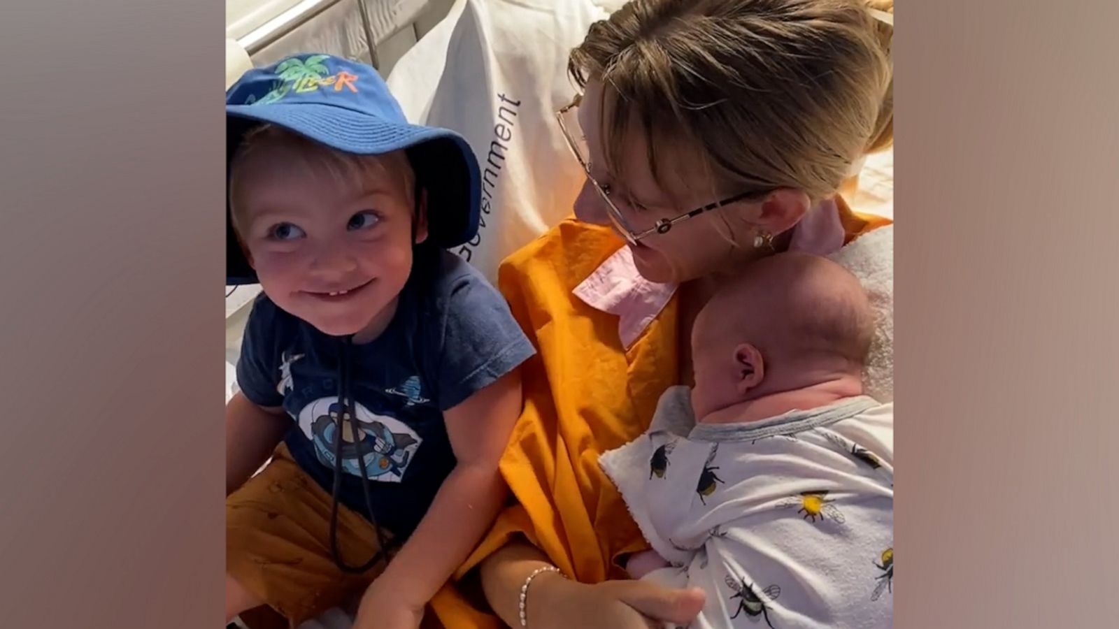 Excited toddler visits mom and new baby brother in the hospital - Good ...