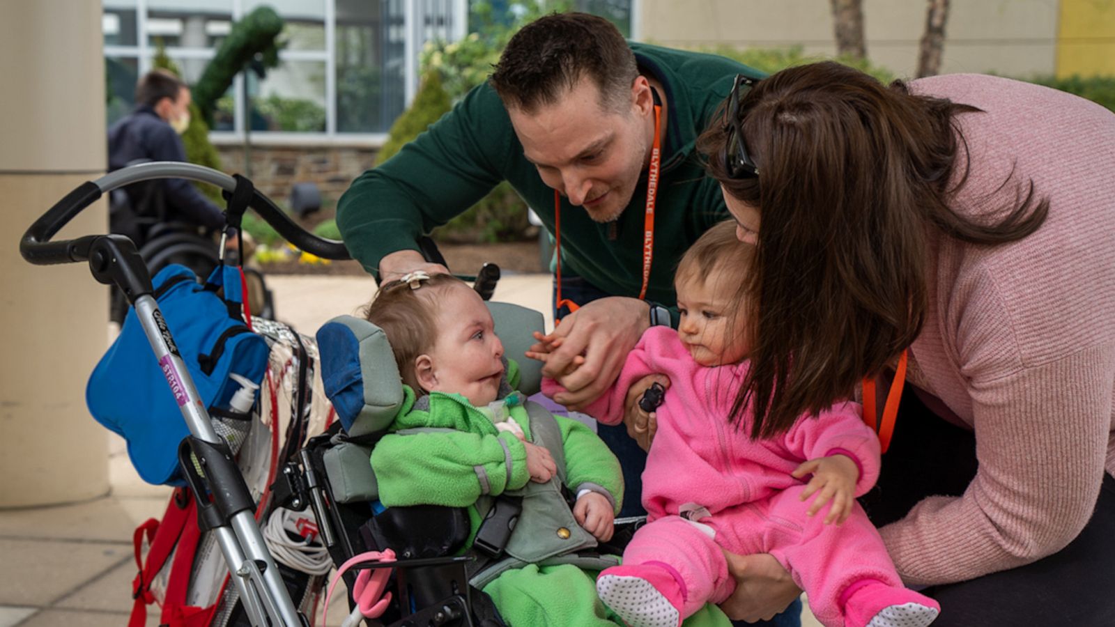 VIDEO: Identical twin sisters meet for 1st time nearly 1 year after birth