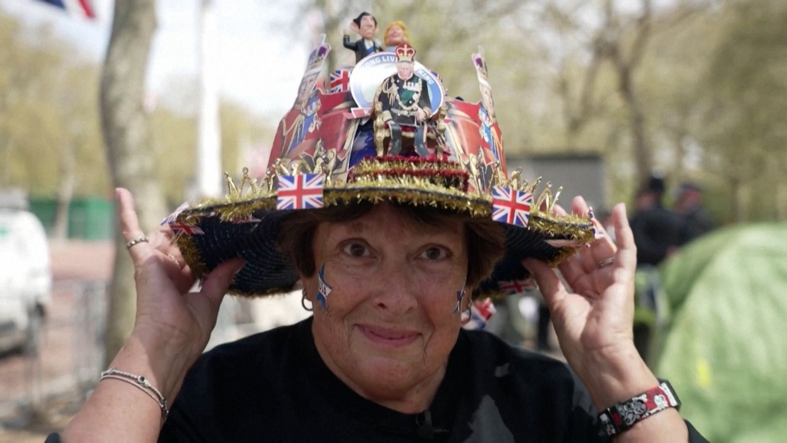 VIDEO: Royal super fan travels from U.S. to Buckingham Palace to witness coronation