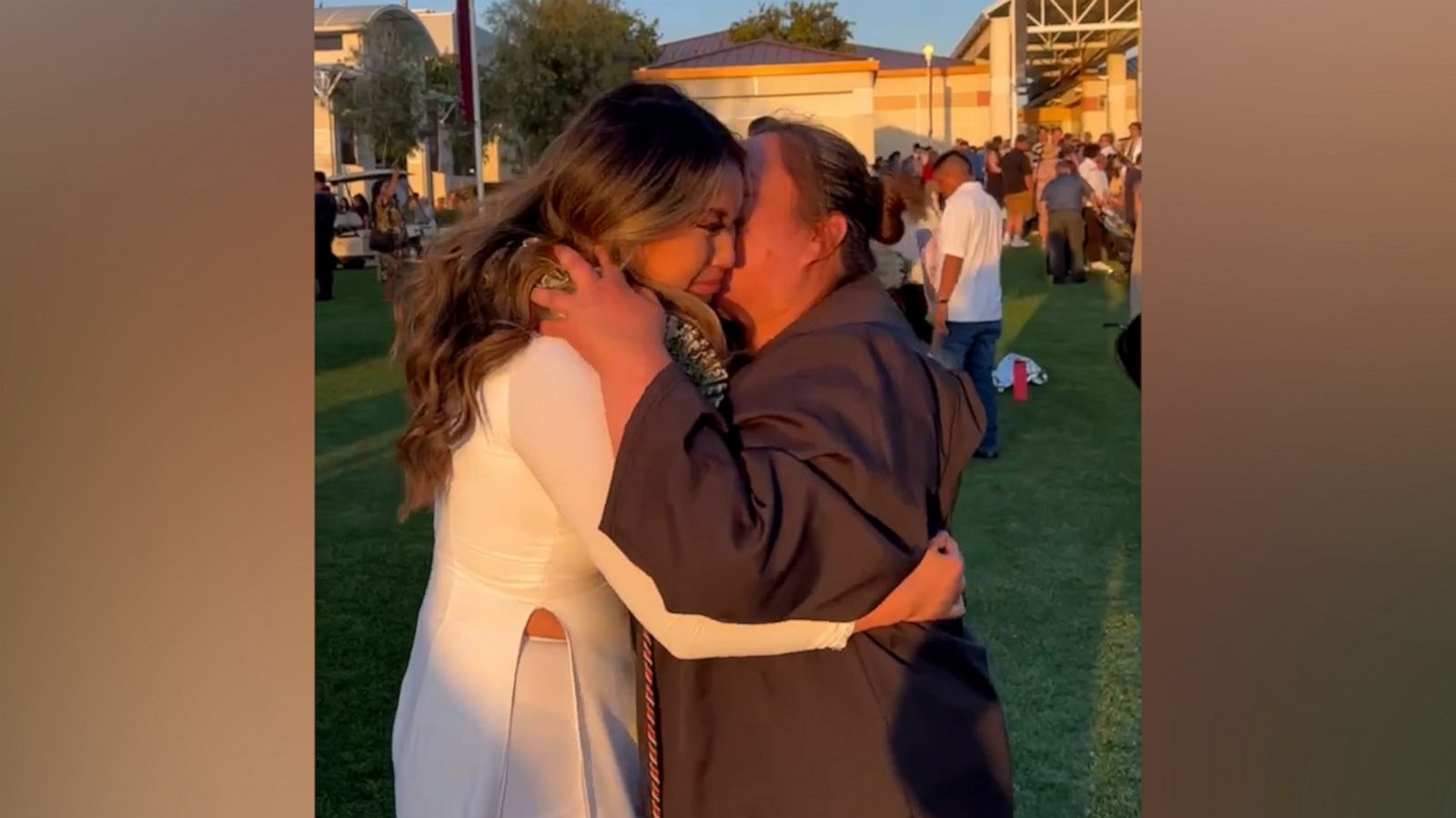 VIDEO: Young woman thanks immigrant parents who 'sacrificed everything' at graduation