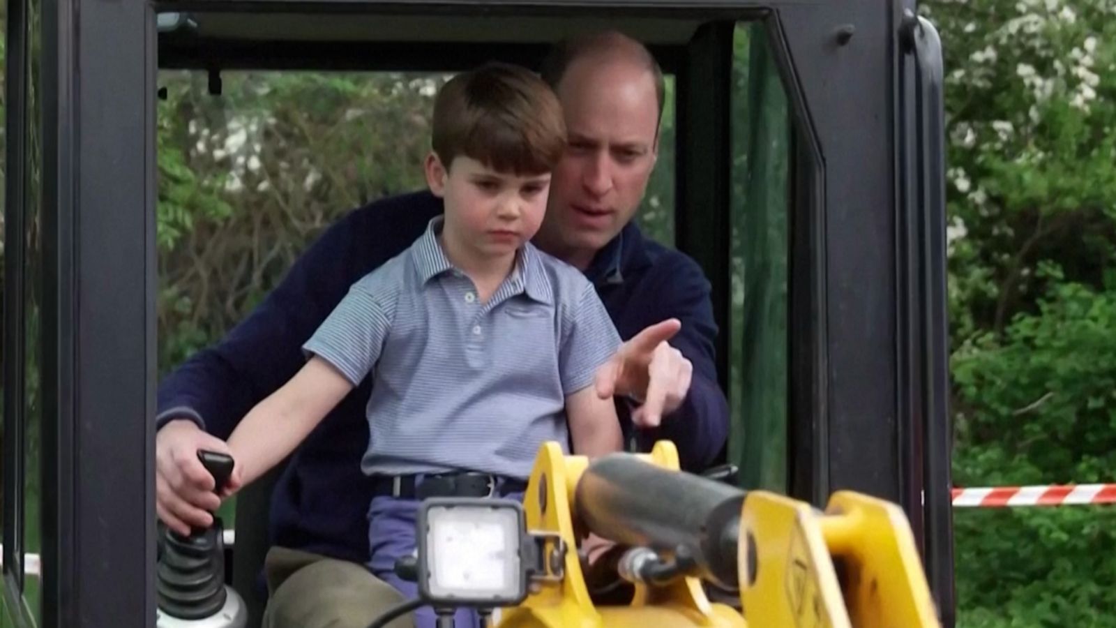 VIDEO: Prince Louis helps Prince William dig during coronation volunteer event