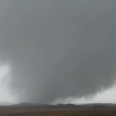 VIDEO: Tornadoes and severe weather slams Midwest