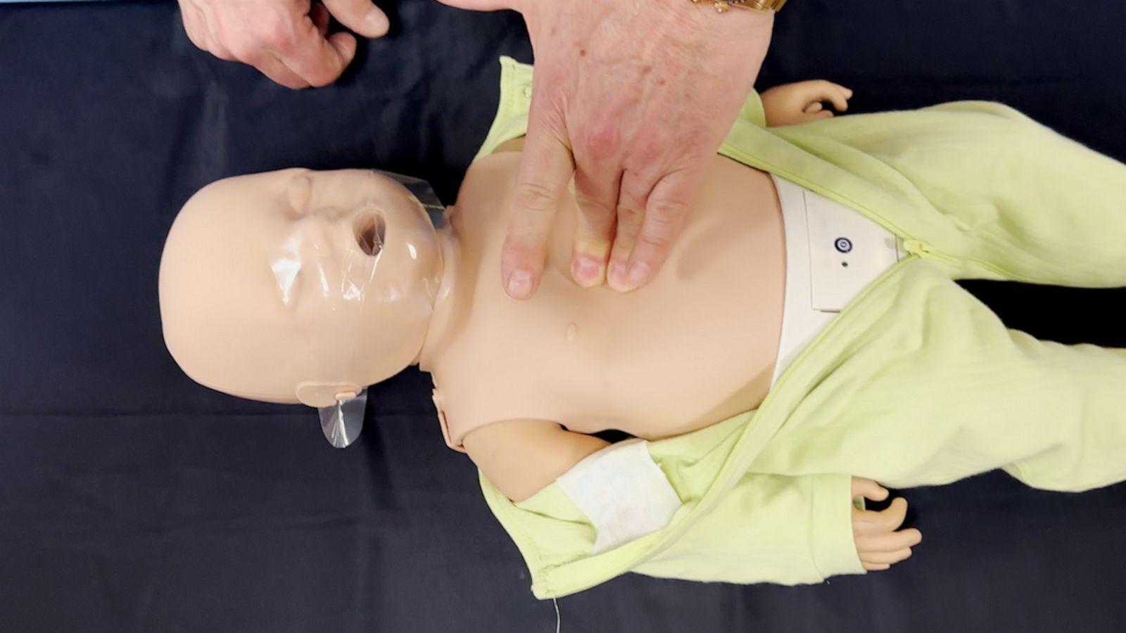 VIDEO: How to perform CPR on an infant