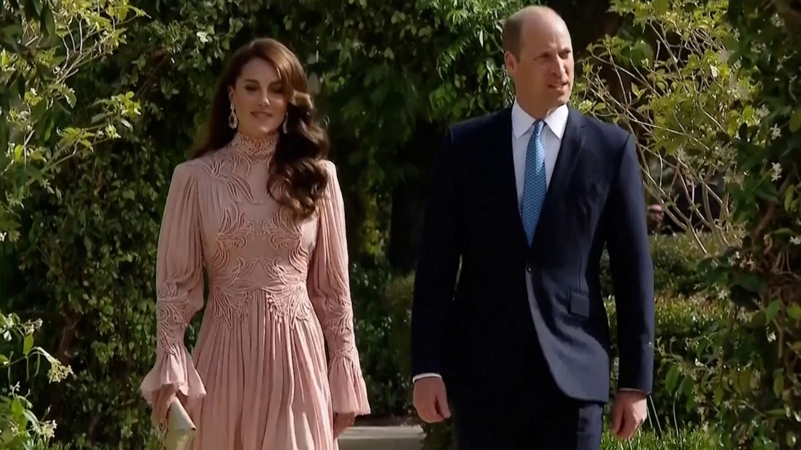 Prince William Kate Attend Royal Wedding In Jordan Good Morning America