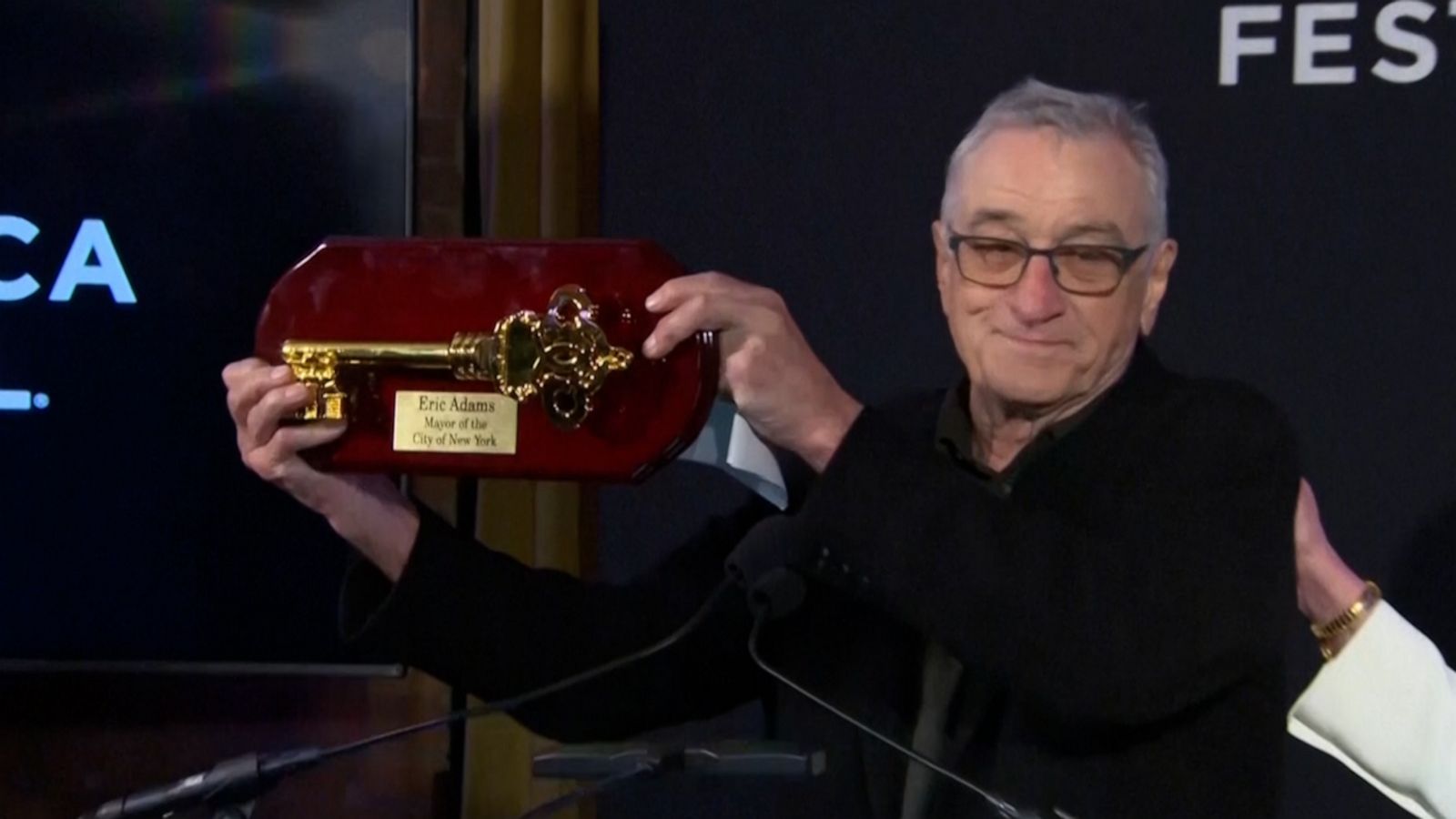 VIDEO: Robert De Niro receives key to New York City