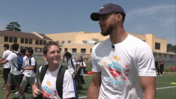 Stephen Curry surprises Oakland students for play day: 'Active lifestyles are huge for kids' - Good Morning America