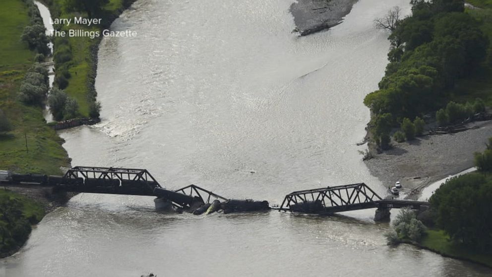 Video Train plunges into Yellowstone River after bridge collapse ABC News