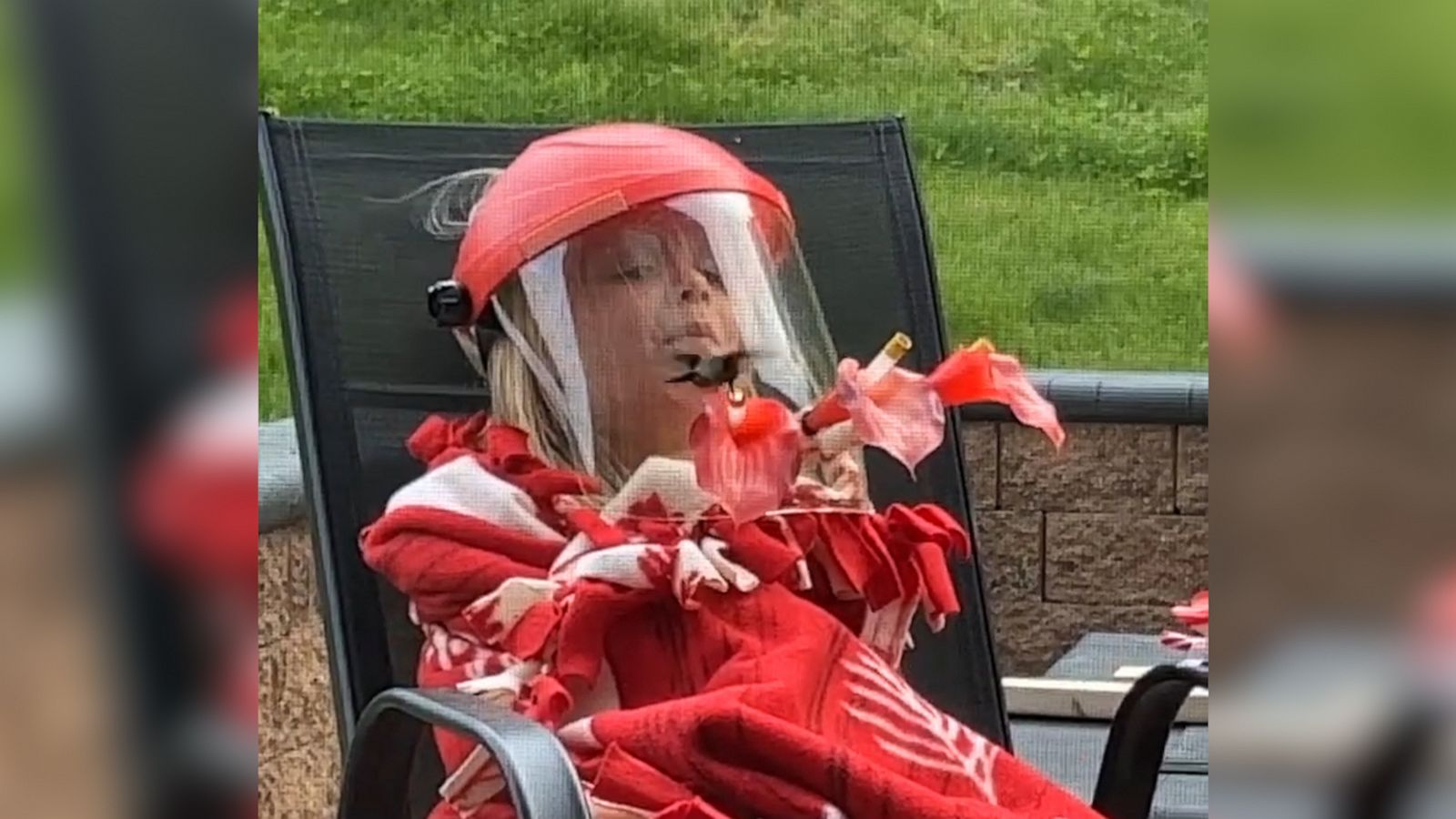 VIDEO: 4-year-old shares sweet encounter with hummingbird while wearing feeder suit