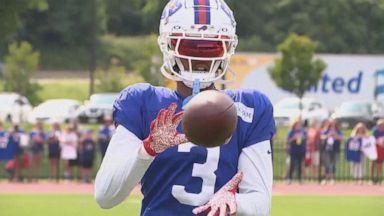 Bills: Damar Hamlin struggles through tears while presenting ESPYs