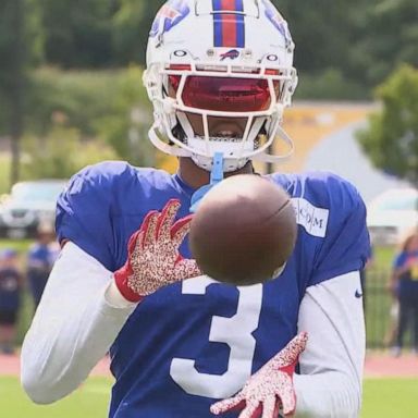 VIDEO: Damar Hamlins returns to Bills training practice